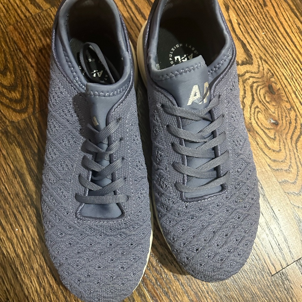 Apls Size 8. Barely Worn - image 2